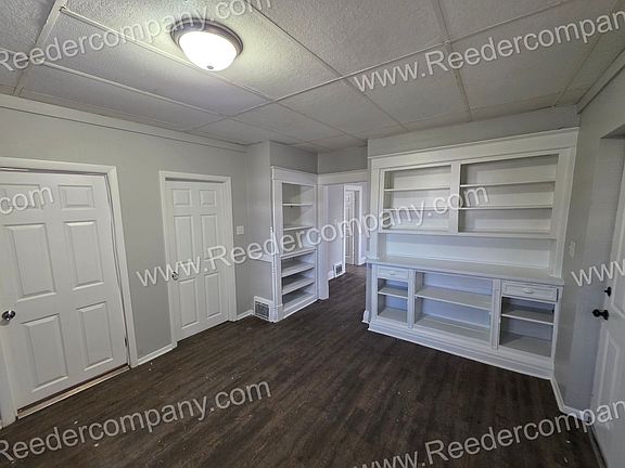 4th image of 4830 Magoun Ave
