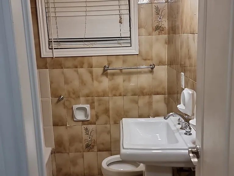 841 Runnymede Rd #2 — Photo 11