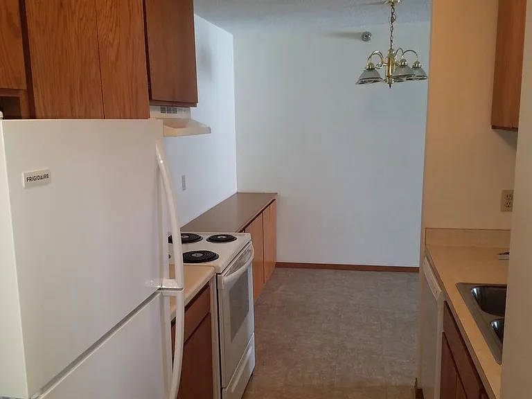Round Lake Estates — Photo 4