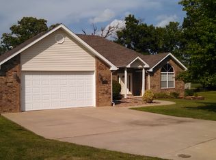 241 White Oak Pl, Bolivar, MO 65613