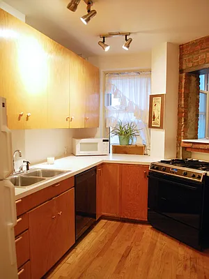 Sold by Sotheby's International Realty | media 13