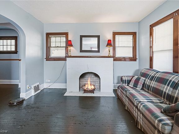 5th image of 2221 9th St NW
