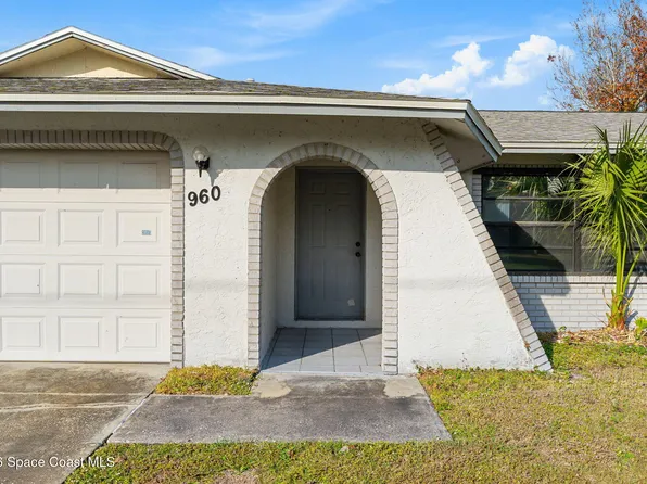 960 Pineland Dr, Rockledge, FL 32955