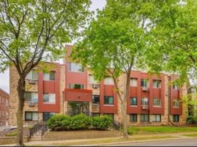 520 Ridgewood Ave
