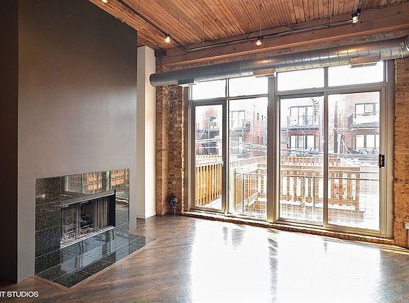 2nd image of 2333 W Saint Paul Ave APT 210