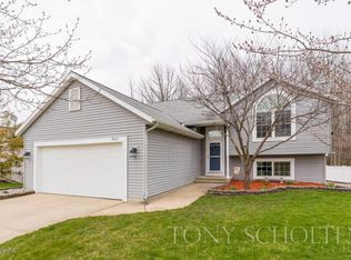 7870 Schoolside Dr, Hudsonville, MI 49426