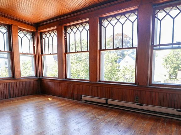 3rd image of 51 Leicester St APT 1