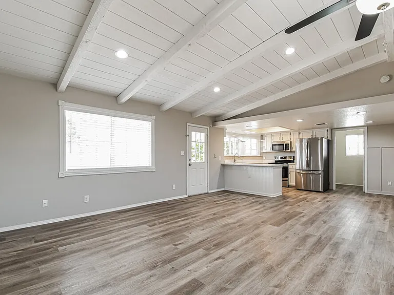 5419 E Delta Ave — Photo 3