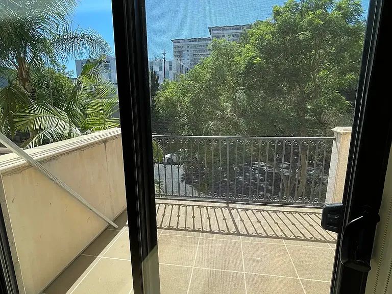 1146 N Hacienda Pl #4 — Photo 6