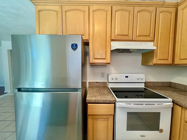 975 Owsley Ave — Photo 7