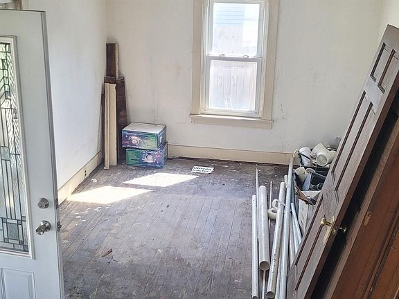 2nd image of 1419 Union St