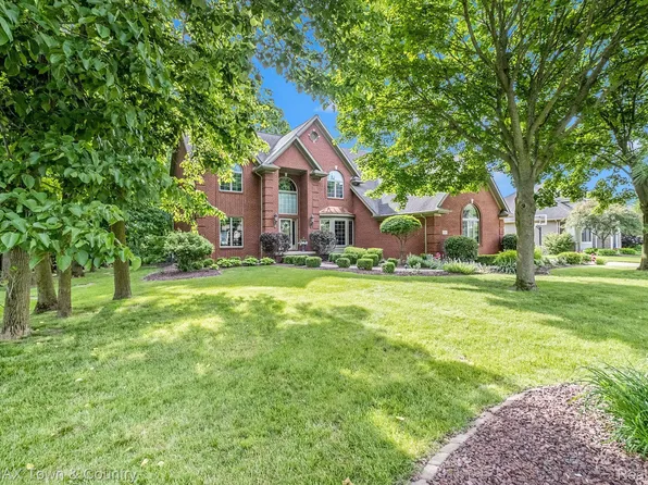 3264 Misty Morning Dr, Flushing, MI 48433