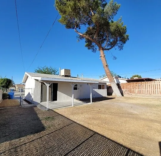 1729 Sunset St — Photo 11