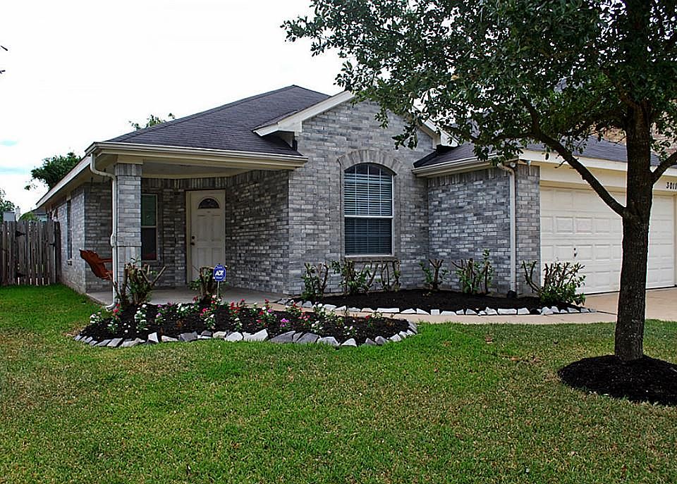 1st image of 3011 Sunset Park Dr