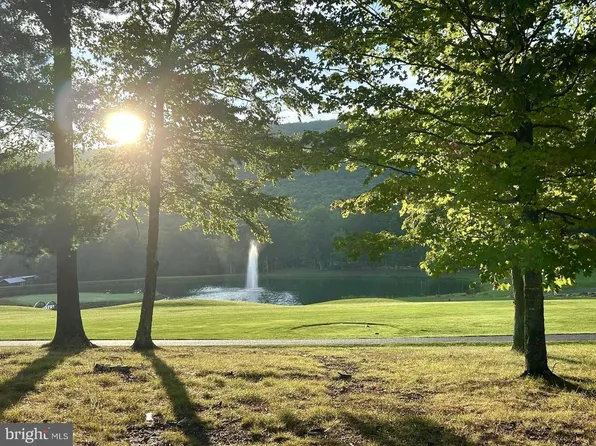 Fairway Village Golf Club Dr #8, Franklin, WV 26807
