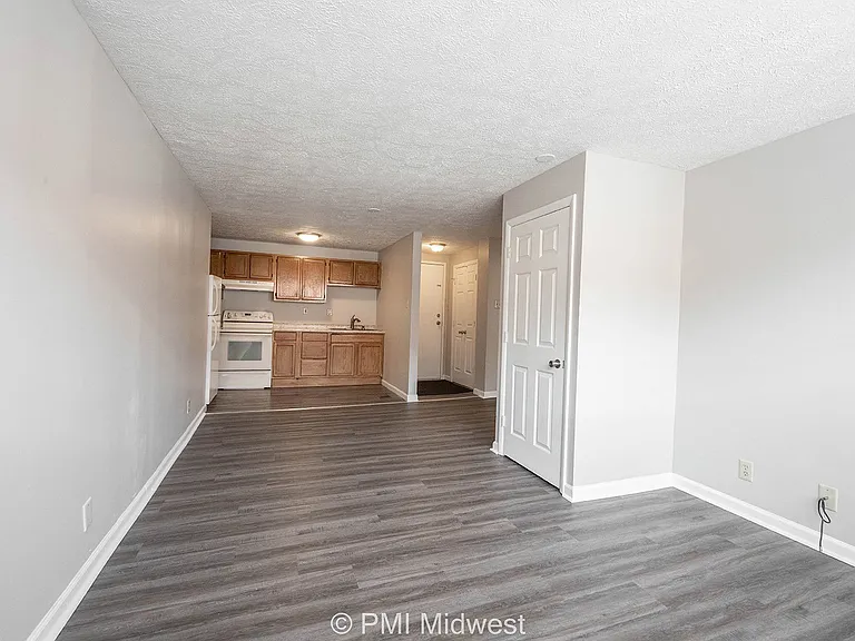 3736 N Meridian St — Photo 33