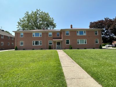 2344 Warrensville Center Rd APT 2, University Heights, OH, 44118