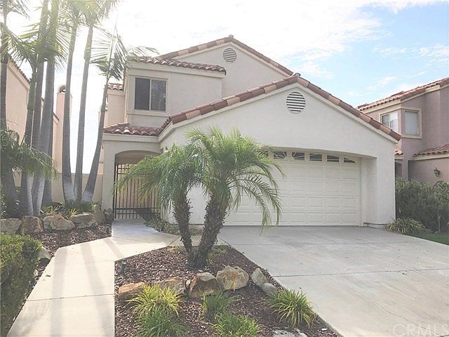 Single Family Home on a Single Loaded Cul-De-Sac Street in a