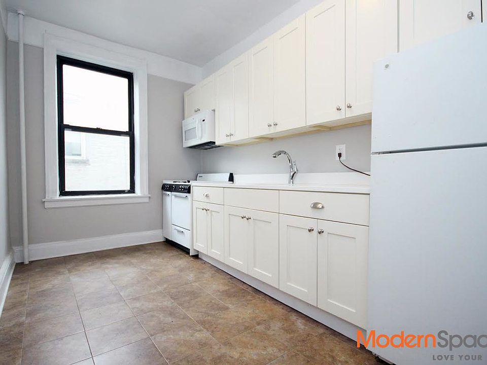 1st image of 2924 21st Ave APT 3J