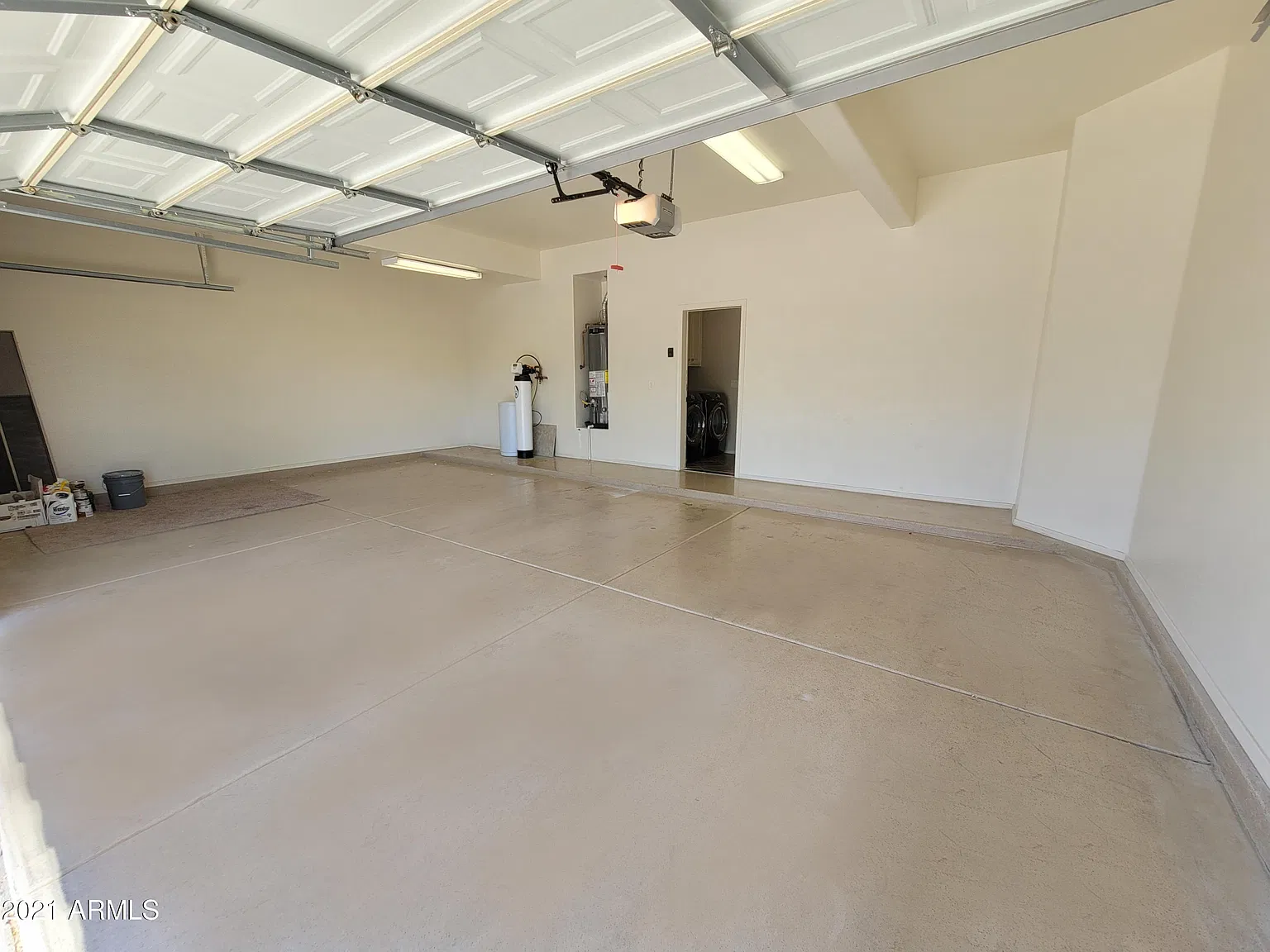 4 bed, 3.0 bath, 2451 sqft, $5,000 — Photo 3