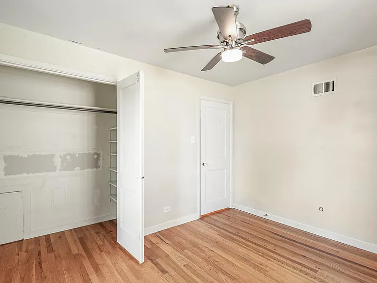 1663 Poplar St — Photo 16