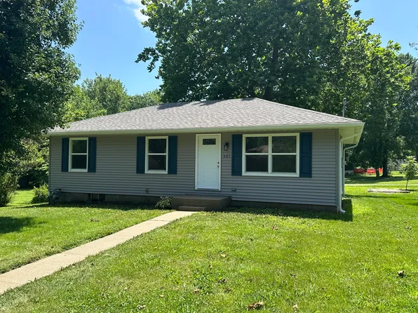 101 W 13th St, Carrollton, MO 64633