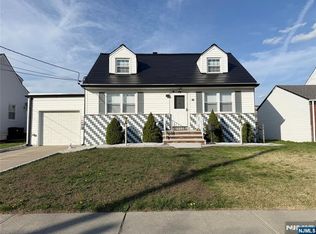 40 South Dr, Rochelle Park, NJ