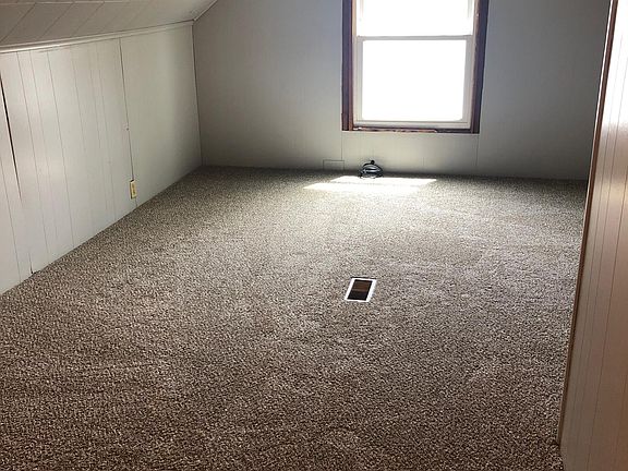 4th image of 3712 Oakwood St