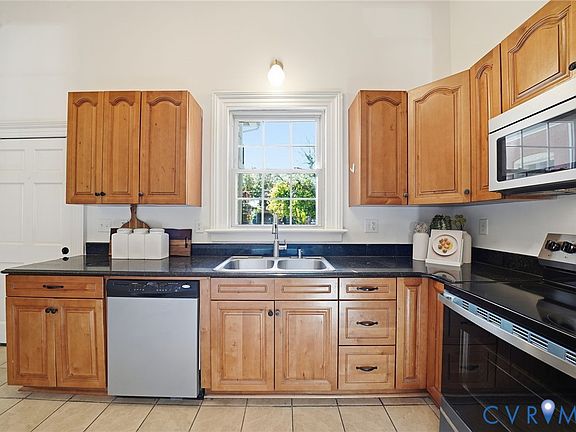 4th image of 407 W Clay St APT C