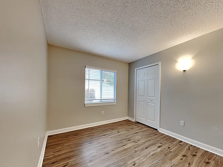 530 Scarlet Maple Ct — Photo 13