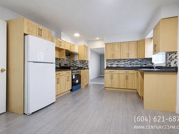 5th image of 2329 Mouldstade Rd