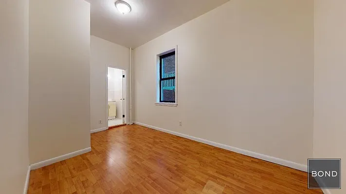 Rented by Bond New York | media 6