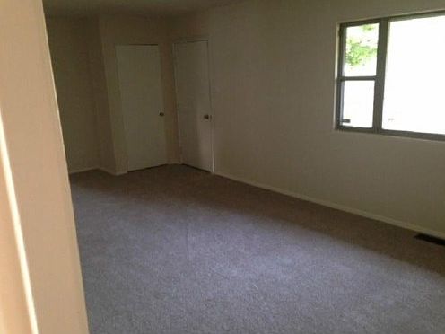 4th image of 2307 N Graham Ave
