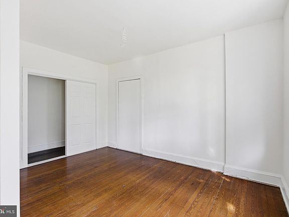 3rd image of 5939 Drexel Rd #2