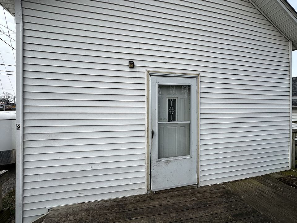 1st image of 218 4th St #2
