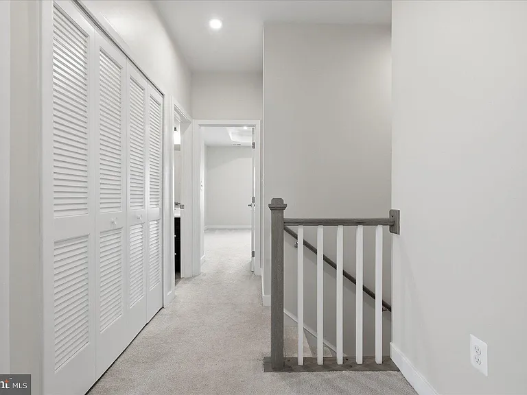 1550 Adamson Way — Photo 25