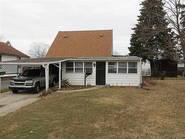 2400 Plum St photo 1