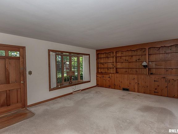 4th image of 1528 Lakewood Dr
