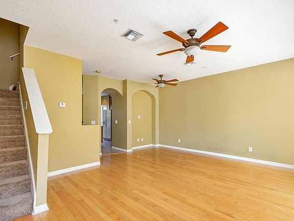 5th image of 3055 Pointeview Dr