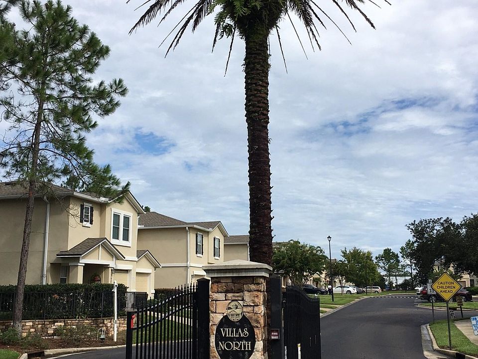 Gated Entrance to Lakeridge