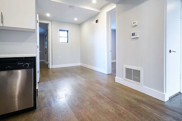 Rented by Lodger Corp | media 34