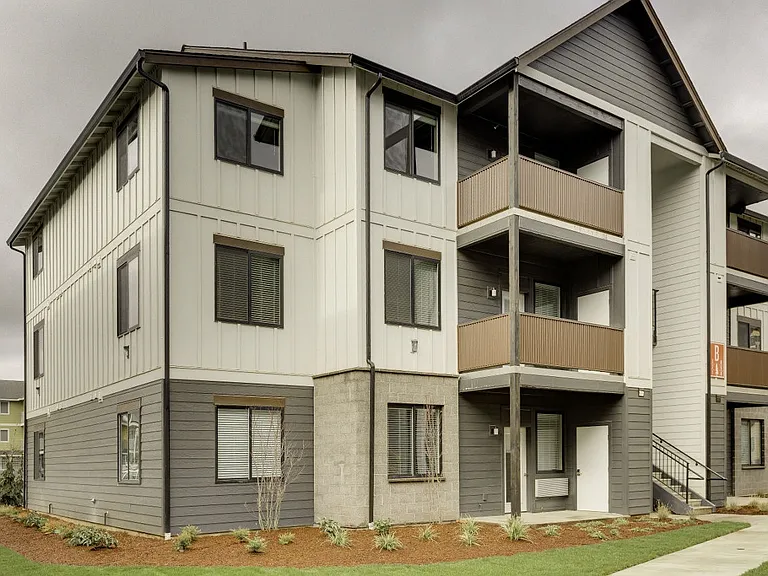 Union Park Apartments — Photo 24