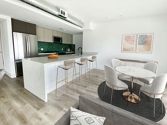 3rd image of 2142 Butler Ave #509