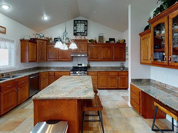 4th image of 780 N Wolfcreek Cir