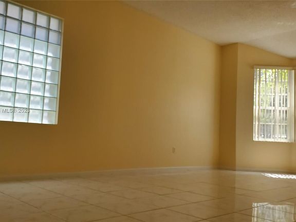 4th image of 1547 NW 159th Ln