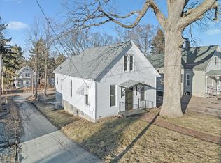 107 Packard St, Bloomington, IL 61701
