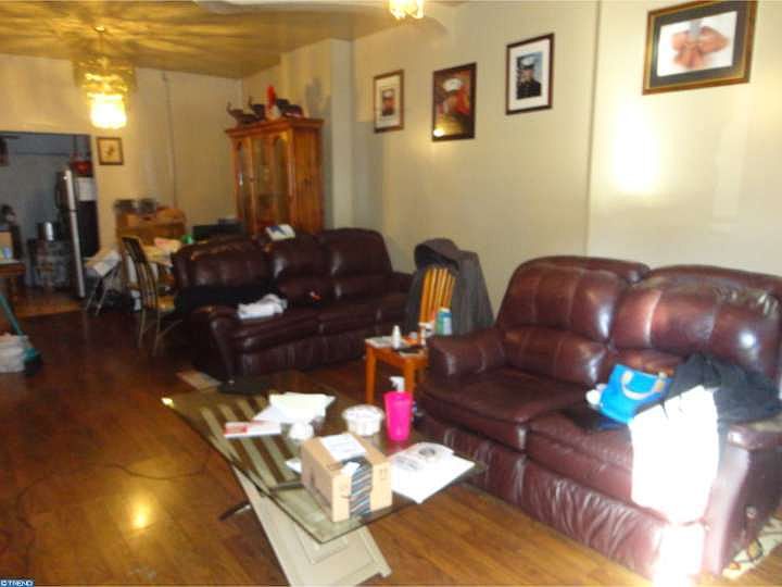 2nd image of 2550 N Hancock St