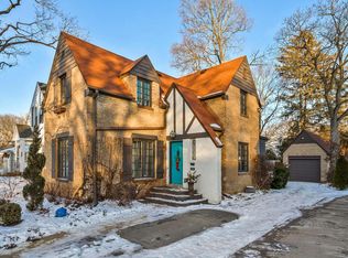 725 Hunter Rd, Glenview, IL 60025