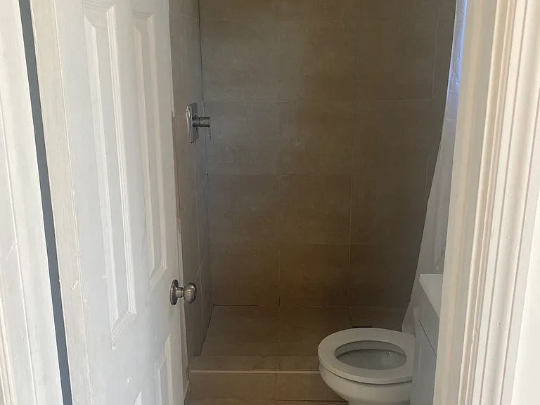 1027 SW 12th Ave #5 — Photo 5