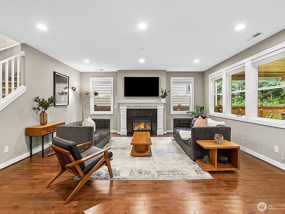 4th image of 1601 NE Falls Drive